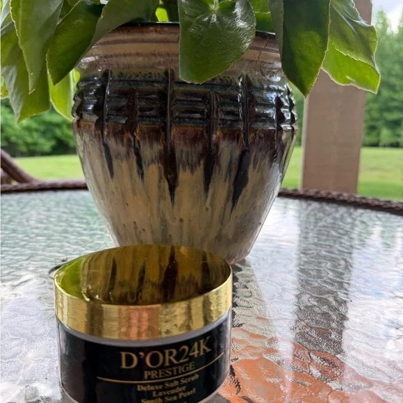 Prestige Deluxe Lavender Salt Scrub - Picture 2 of 3